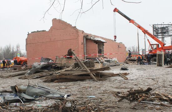 Aftermath of last night's shelling in Donetsk