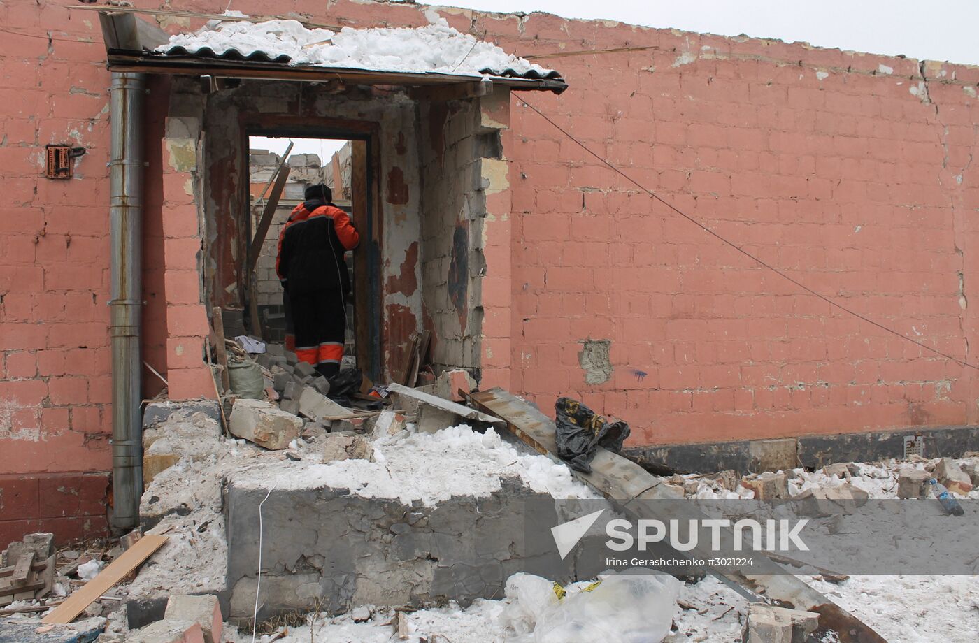 Aftermath of last night's shelling in Donetsk