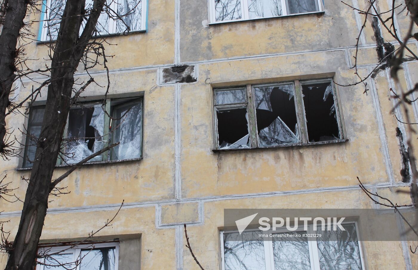 Aftermath of last night's shelling in Donetsk
