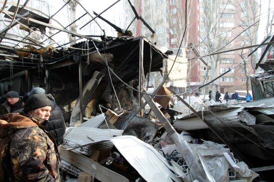 Aftermath of last night's shelling in Donetsk