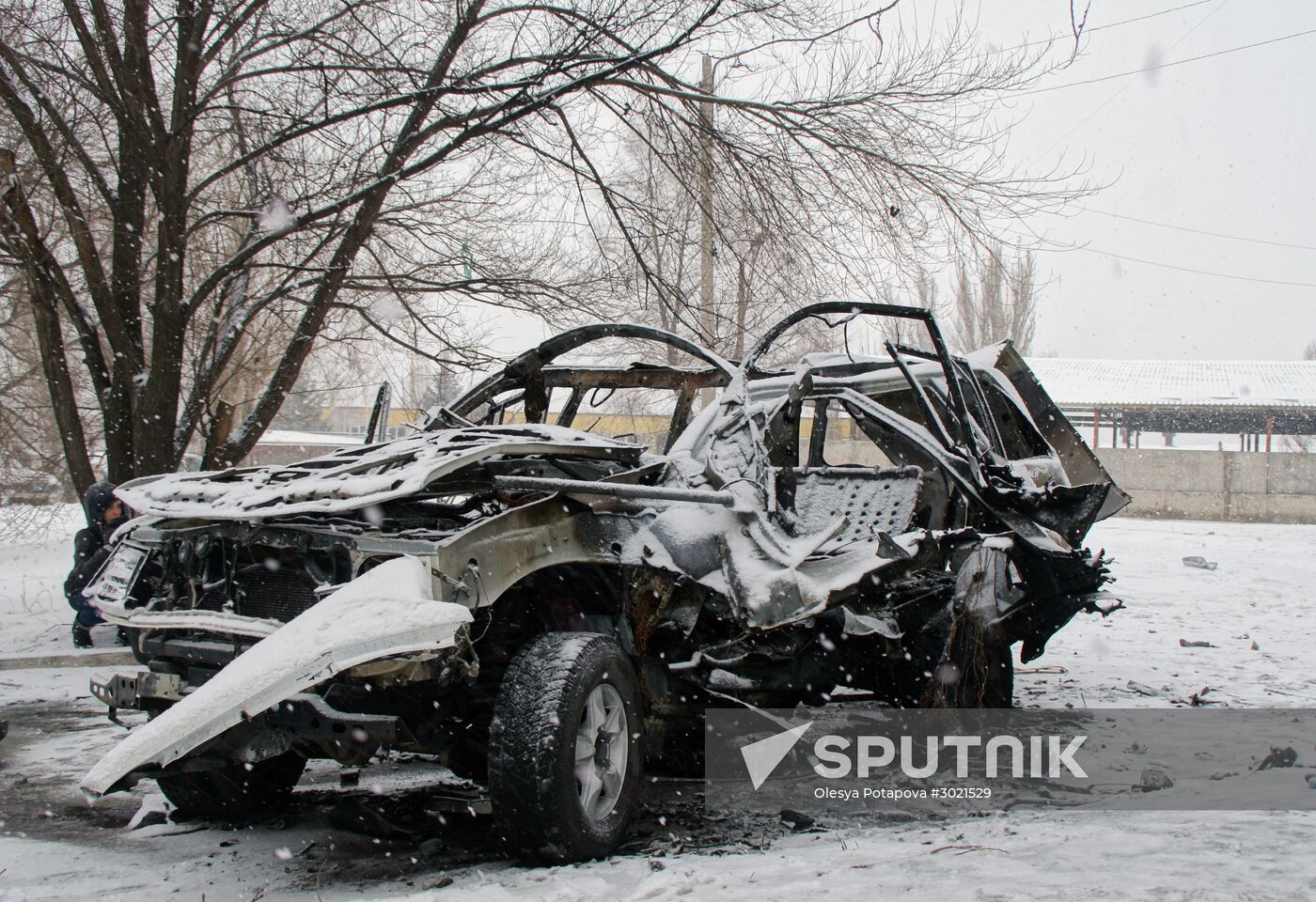 Car explodes in Luhansk