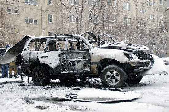 Car explodes in Luhansk