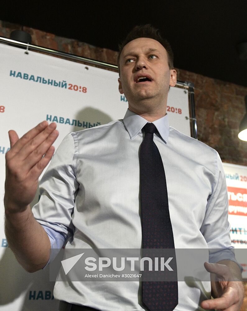 Alexei Navalny's headquarters open in St. Petersburg