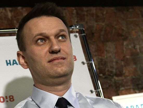 Alexei Navalny's headquarters open in St. Petersburg