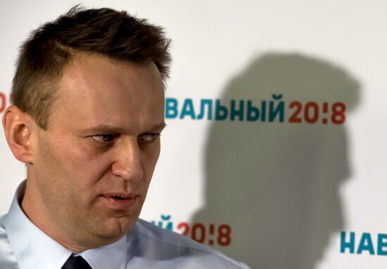 Alexei Navalny's headquarters open in St. Petersburg