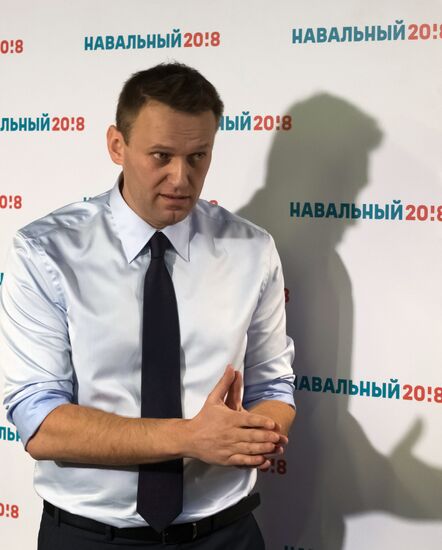 Alexei Navalny's headquarters open in St. Petersburg