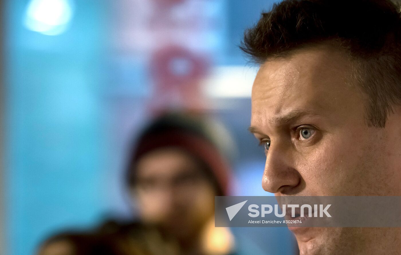 Alexei Navalny's headquarters open in St. Petersburg