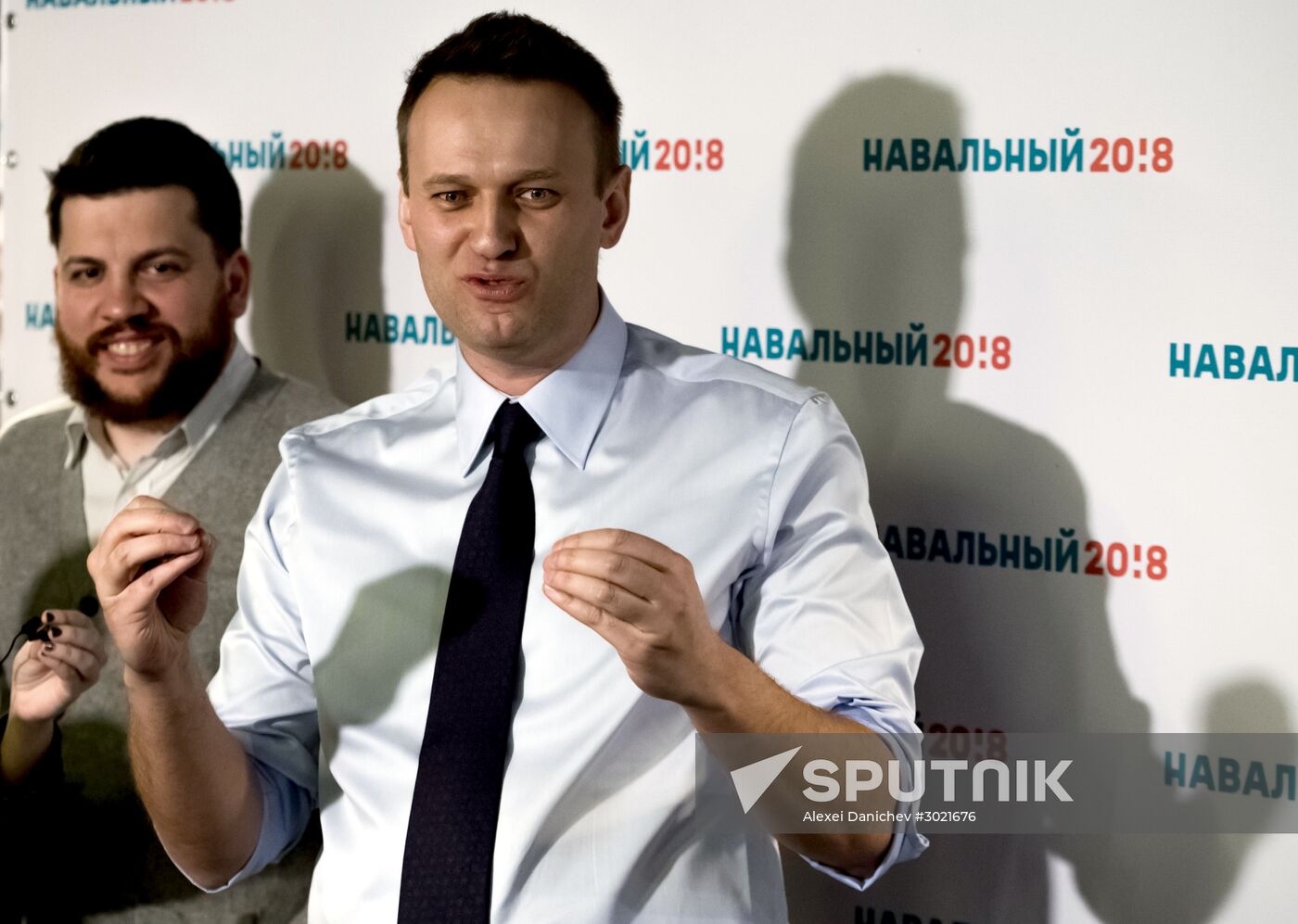 Alexei Navalny's headquarters open in St. Petersburg