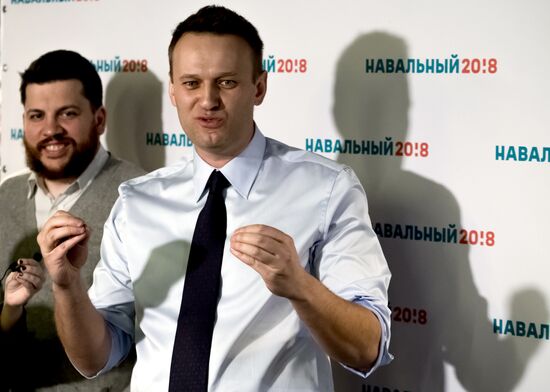 Alexei Navalny's headquarters open in St. Petersburg