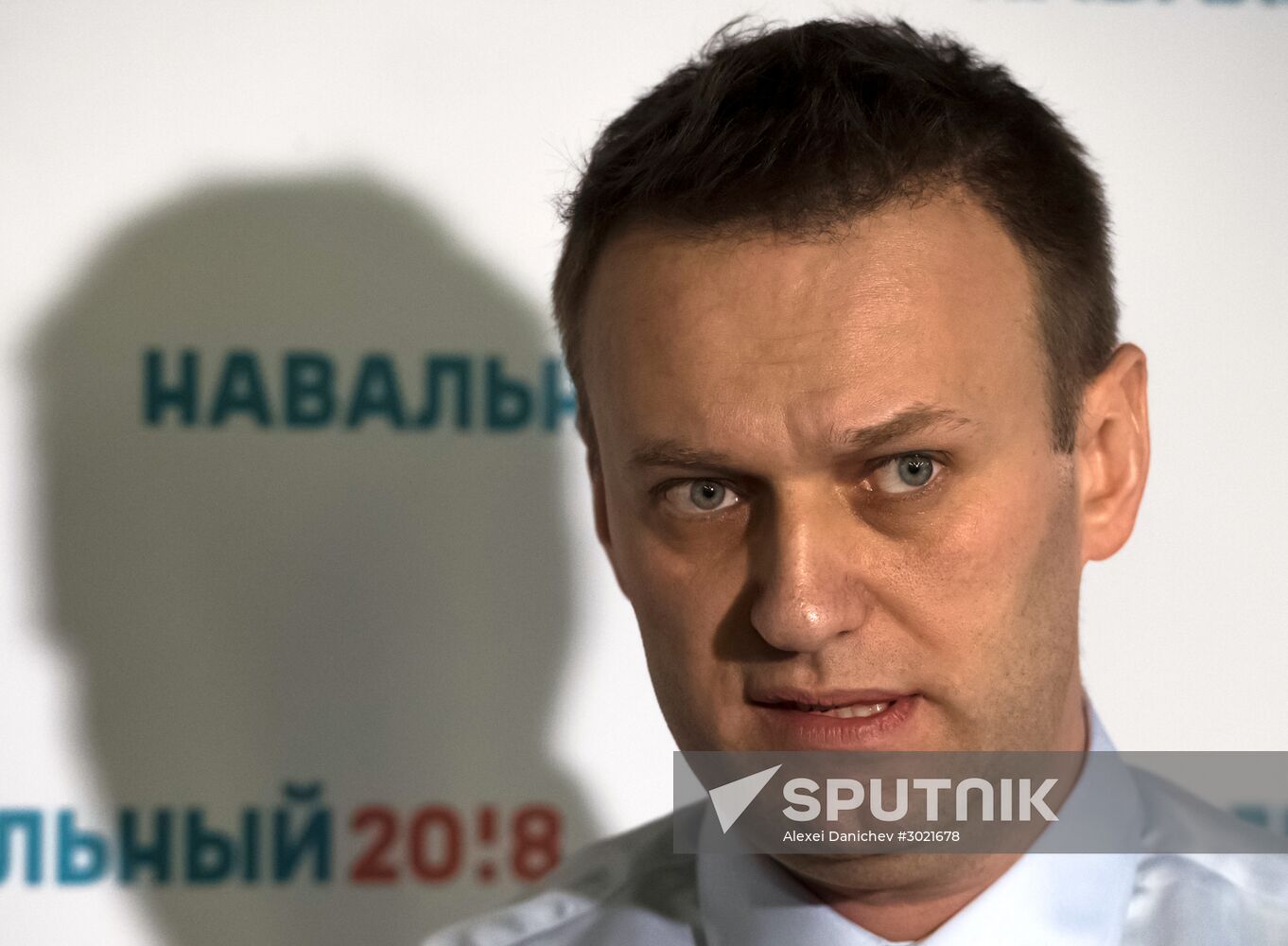 Alexei Navalny's headquarters open in St. Petersburg