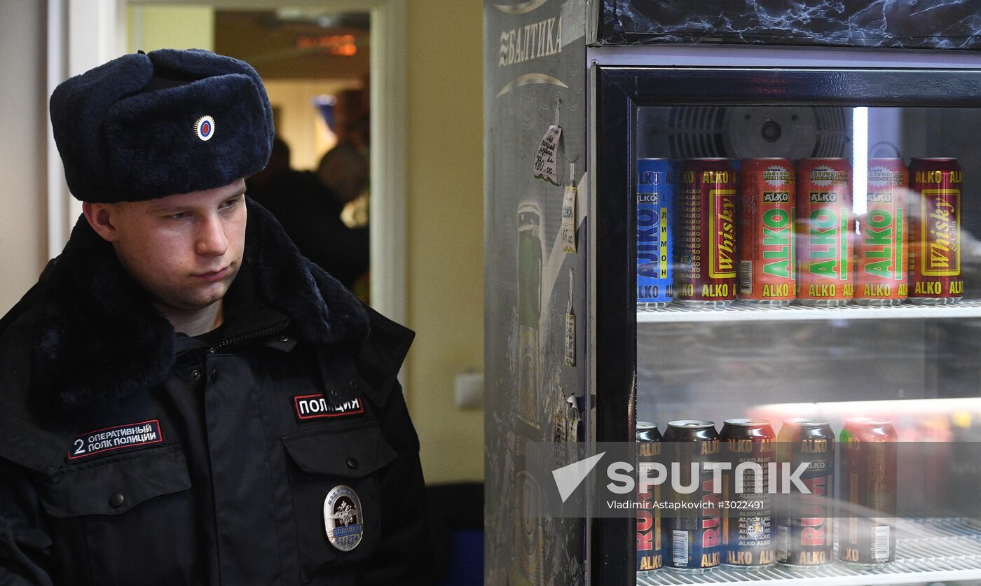 Raid on fake alcohol outlets in Moscow