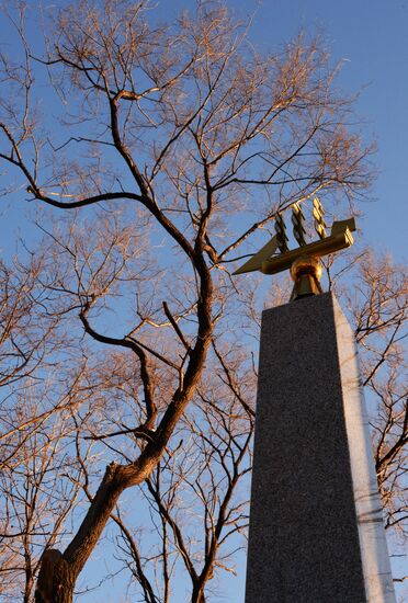 Unveiling a monument to Pacific Fleet commanders in Vladivostok