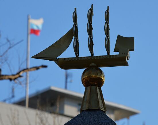 Unveiling a monument to Pacific Fleet commanders in Vladivostok