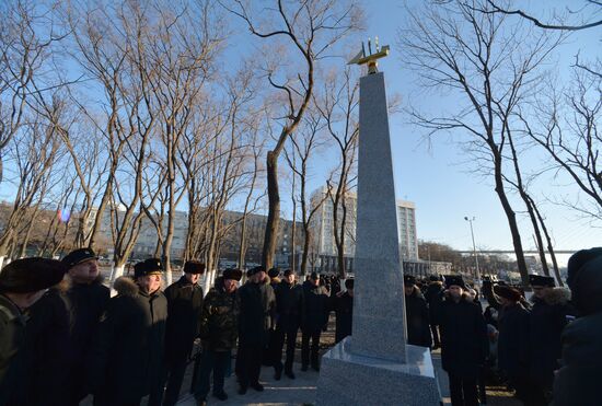 Unveiling a monument to Pacific Fleet commanders in Vladivostok
