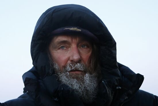Fyodor Konyukhov and Ivan Menyaylo start hot air balloon flight