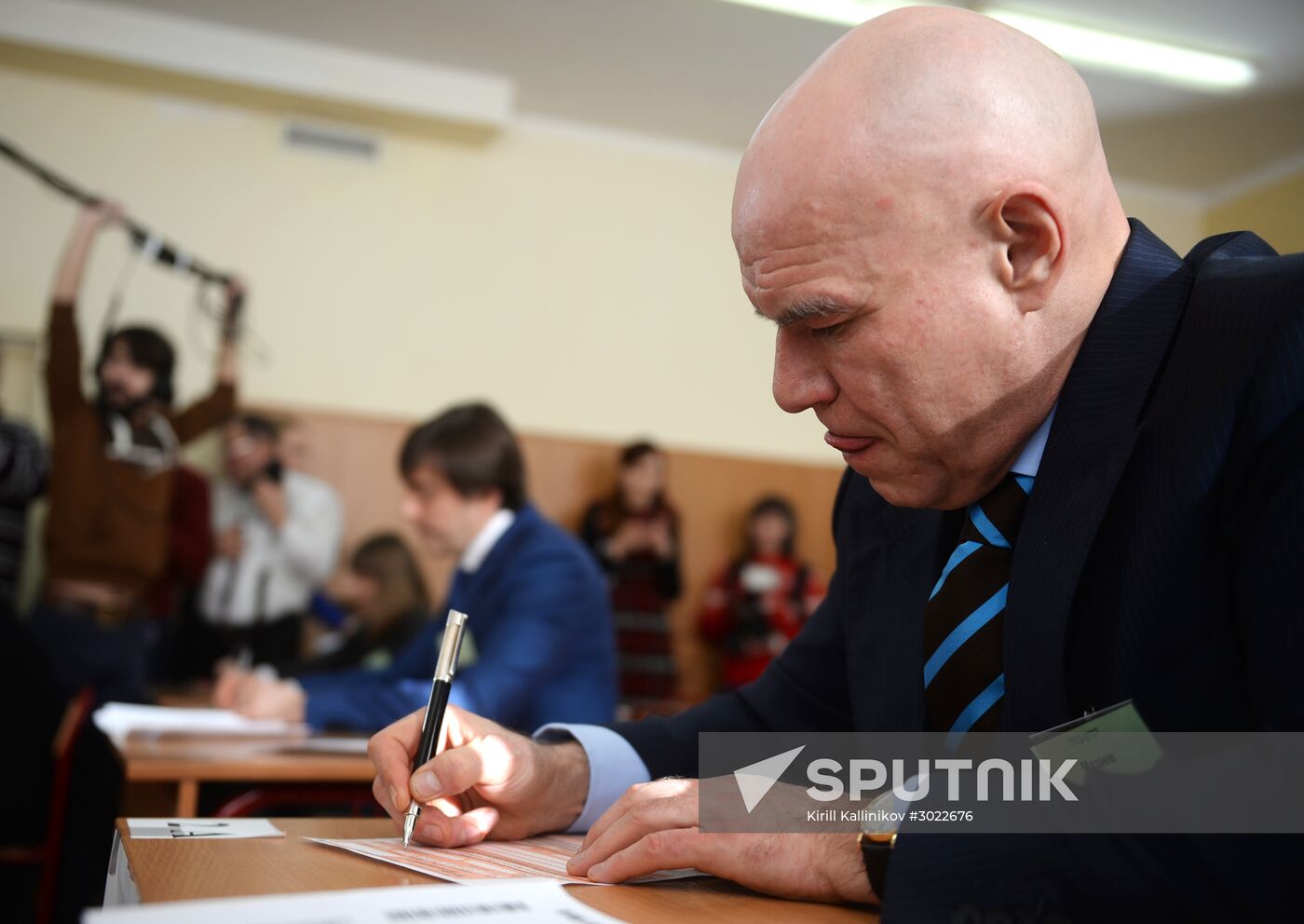 Russian parents take Unified State Exam