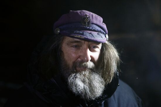 Fyodor Konyukhov and Ivan Menyaylo start hot air balloon flight