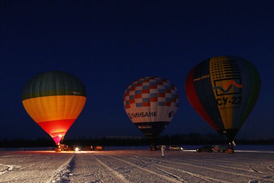 Fyodor Konyukhov and Ivan Menyaylo start hot air balloon flight