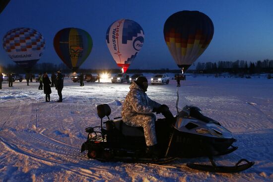 Fyodor Konyukhov and Ivan Menyaylo start hot air balloon flight