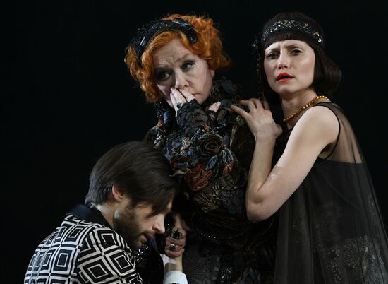 Dress rehearsal of play "Oranges & Lemons"