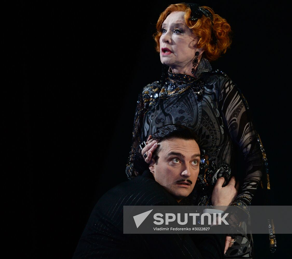 Dress rehearsal of play "Apples & Oranges"