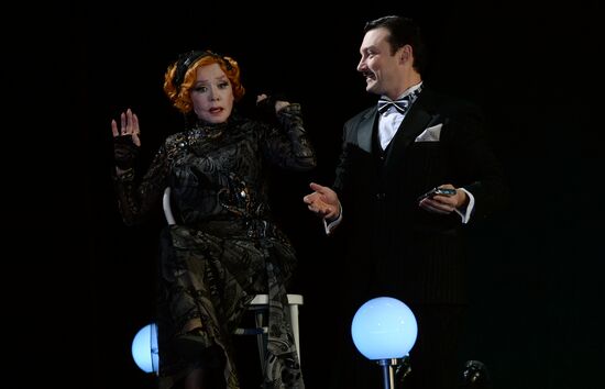 Dress rehearsal of play "Apples & Oranges"