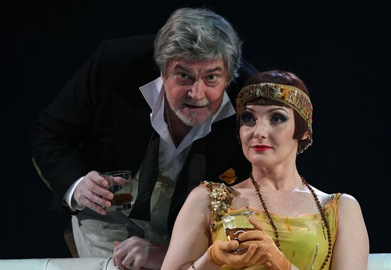 Dress rehearsal of play "Apples & Oranges"