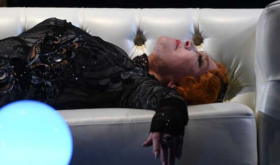 Dress rehearsal of play "Apples & Oranges"