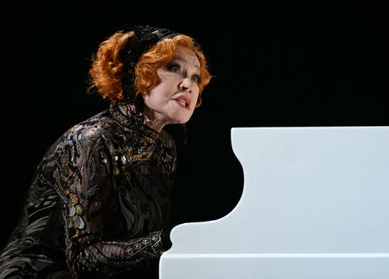 Dress rehearsal of play "Apples & Oranges"