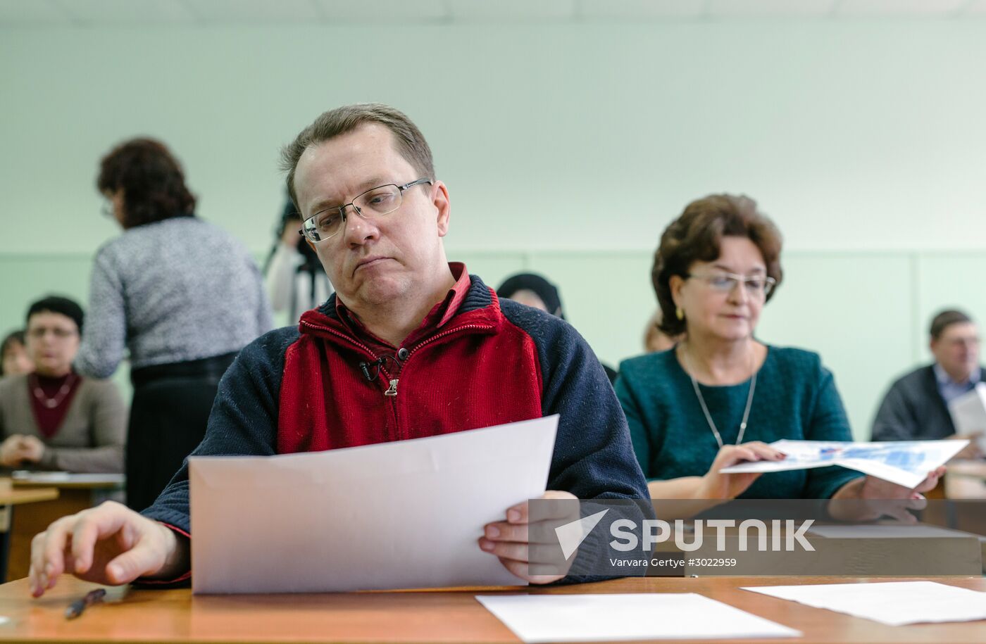 Russian parents take Unified State Exam