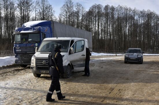 Russia sets up border control zones on the frontier with Belarus