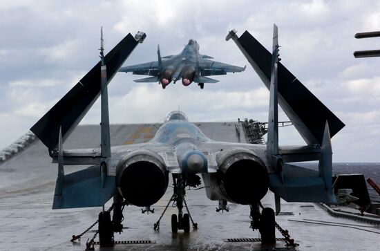 Distant sea voyage by Russian Northern Fleet's combat vessels