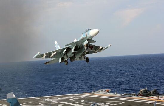 Distant sea voyage by Russian Northern Fleet's combat vessels