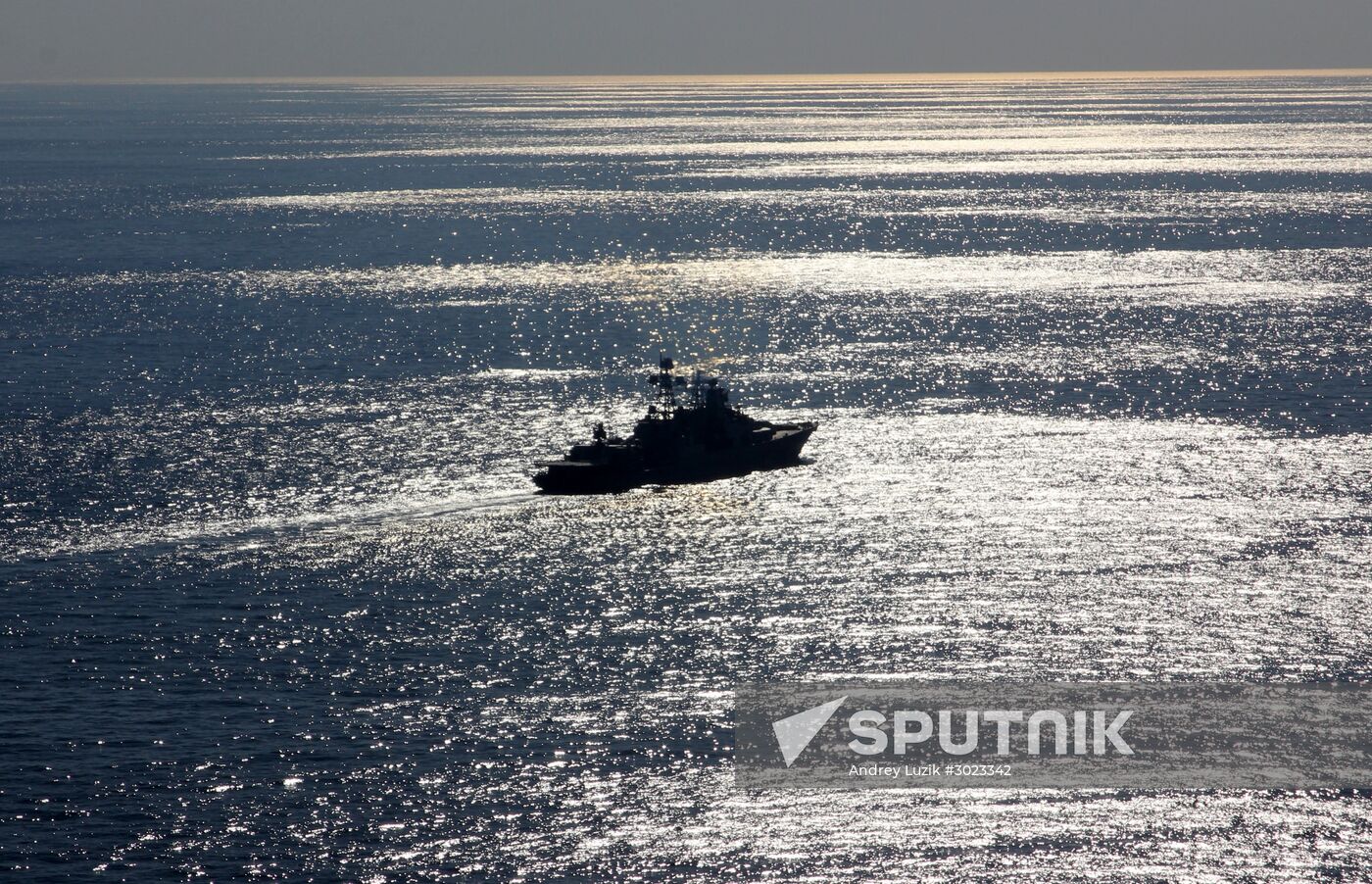 Distant sea voyage by Russian Northern Fleet's combat vessels