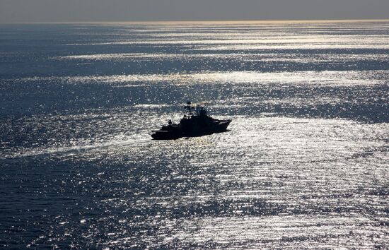 Distant sea voyage by Russian Northern Fleet's combat vessels