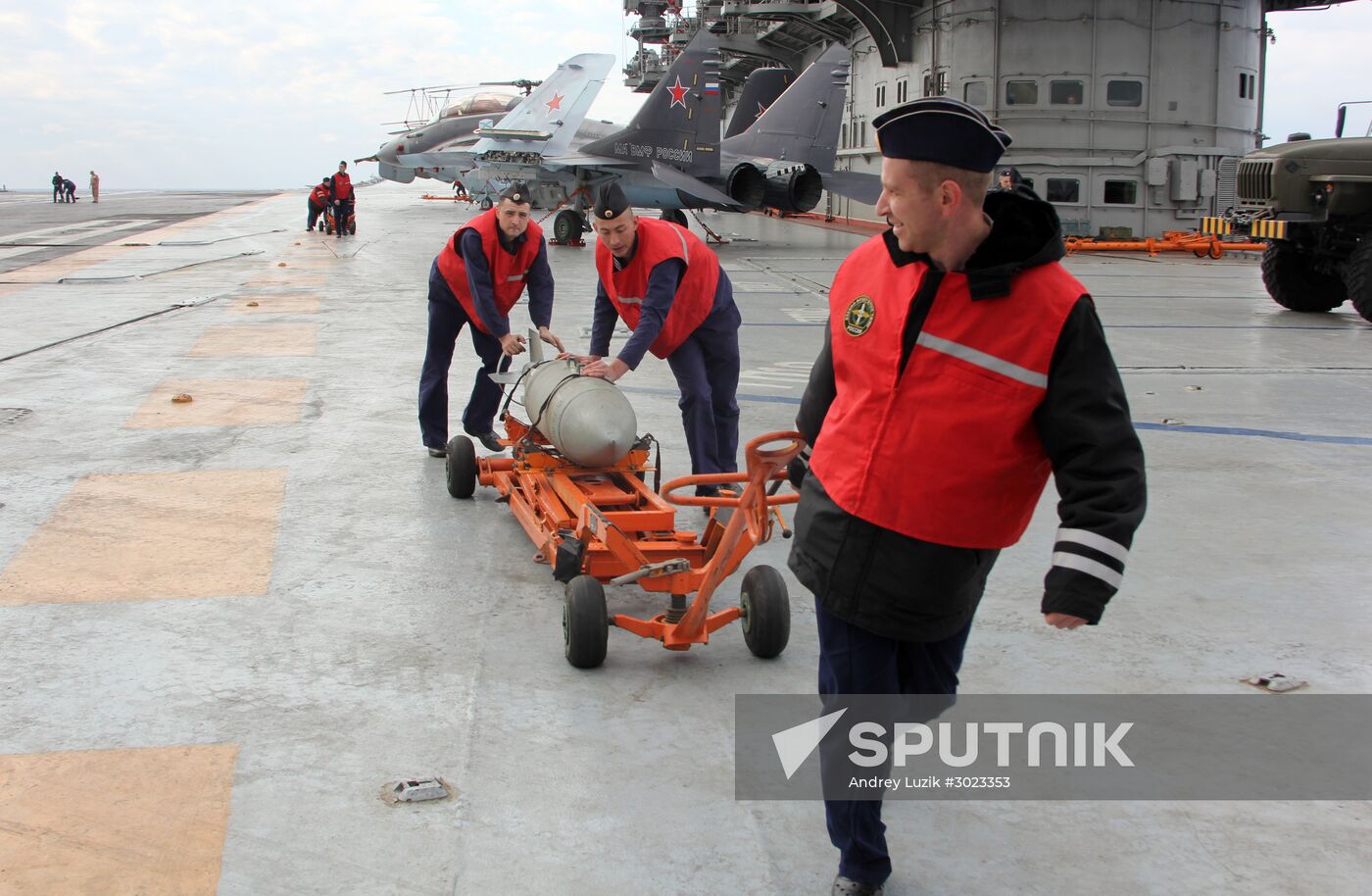 Distant sea voyage by Russian Northern Fleet's combat vessels