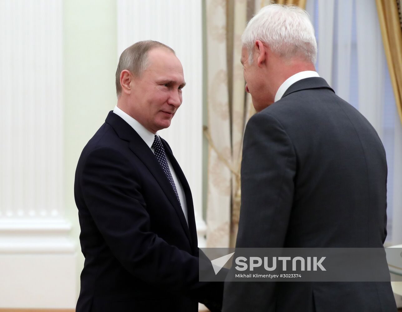 President Vladimir Putin meets with Volkswagen AG Management Board Chair Matthias Müller