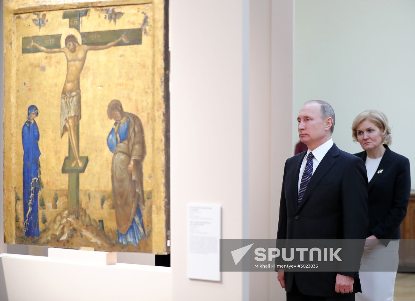 President Vladimir Putin visits "Roma. Aeterna. Vatican Pinacoteca Masterpieces" exhibition at Tretyakov Gallery