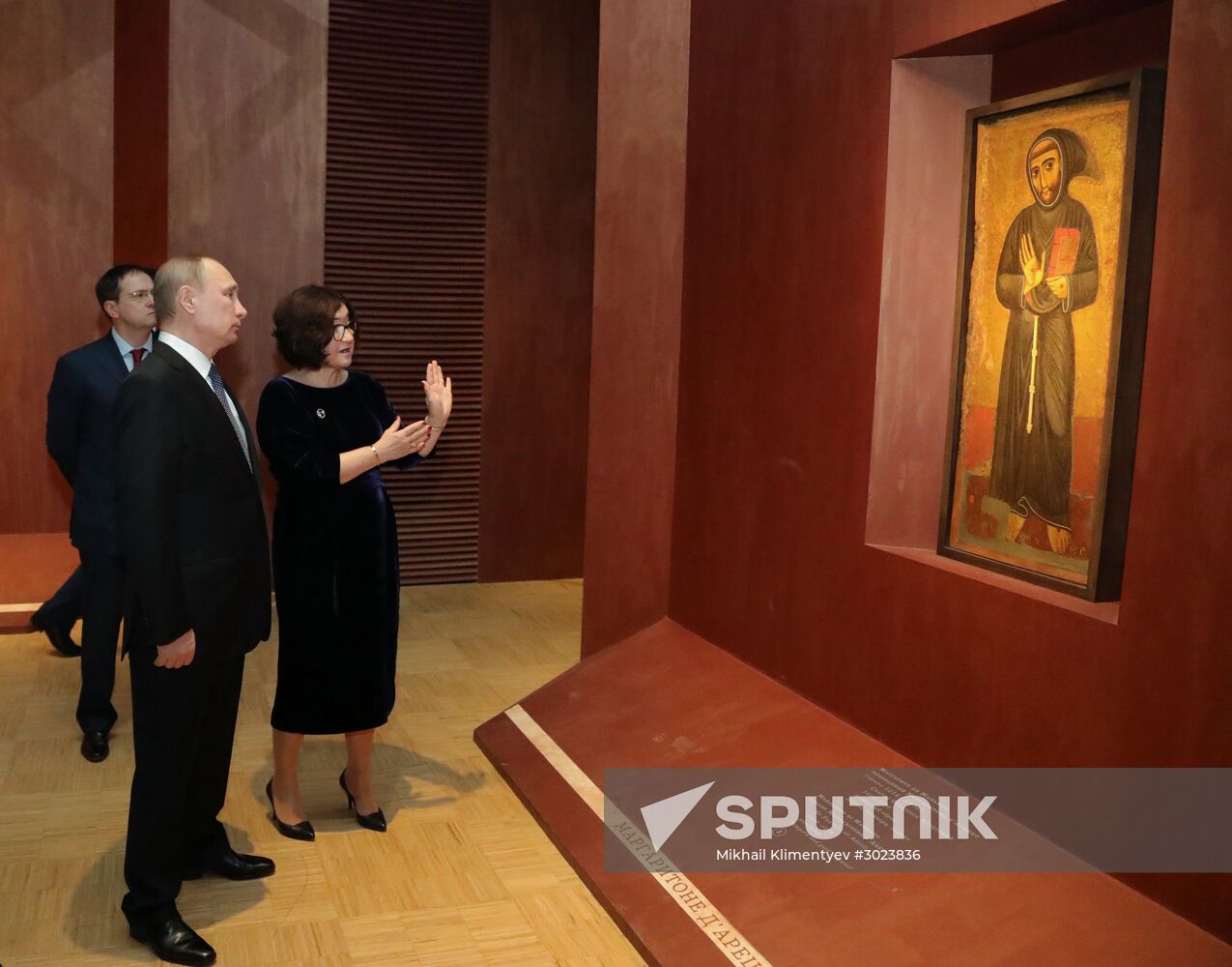 President Vladimir Putin visits "Roma. Aeterna. Vatican Pinacoteca Masterpieces" exhibition at Tretyakov Gallery