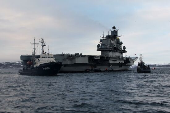 Admiral Kuznetsov aircraft carrier meeting ceremony in Severomorsk