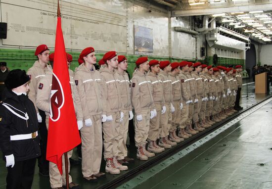 Welcoming the aircraft cruiser Admiral Kuznetsov in Severomorsk