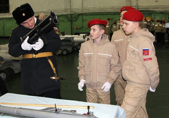 Welcoming the aircraft cruiser Admiral Kuznetsov in Severomorsk
