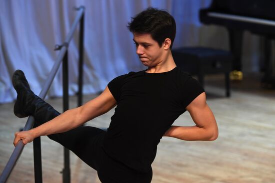 Igor Moiseyev folk dance ensemble Igor Moiseyev at rehearsal