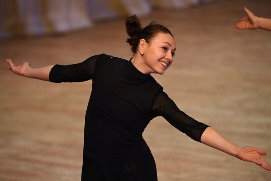 Igor Moiseyev Falk Dance Ensemble holds rehearsal
