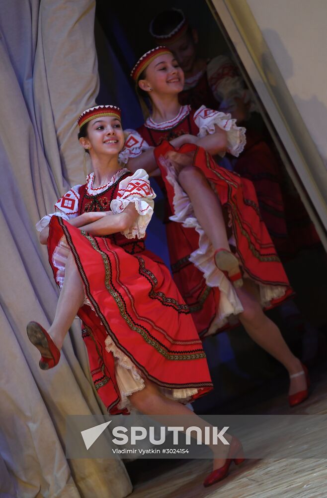 Igor Moiseyev Dance Company concert rehearsal