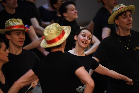 Igor Moiseyev Dance Company concert rehearsal