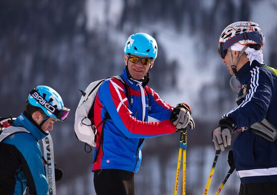 Russian Army ski mountaineering team holds training