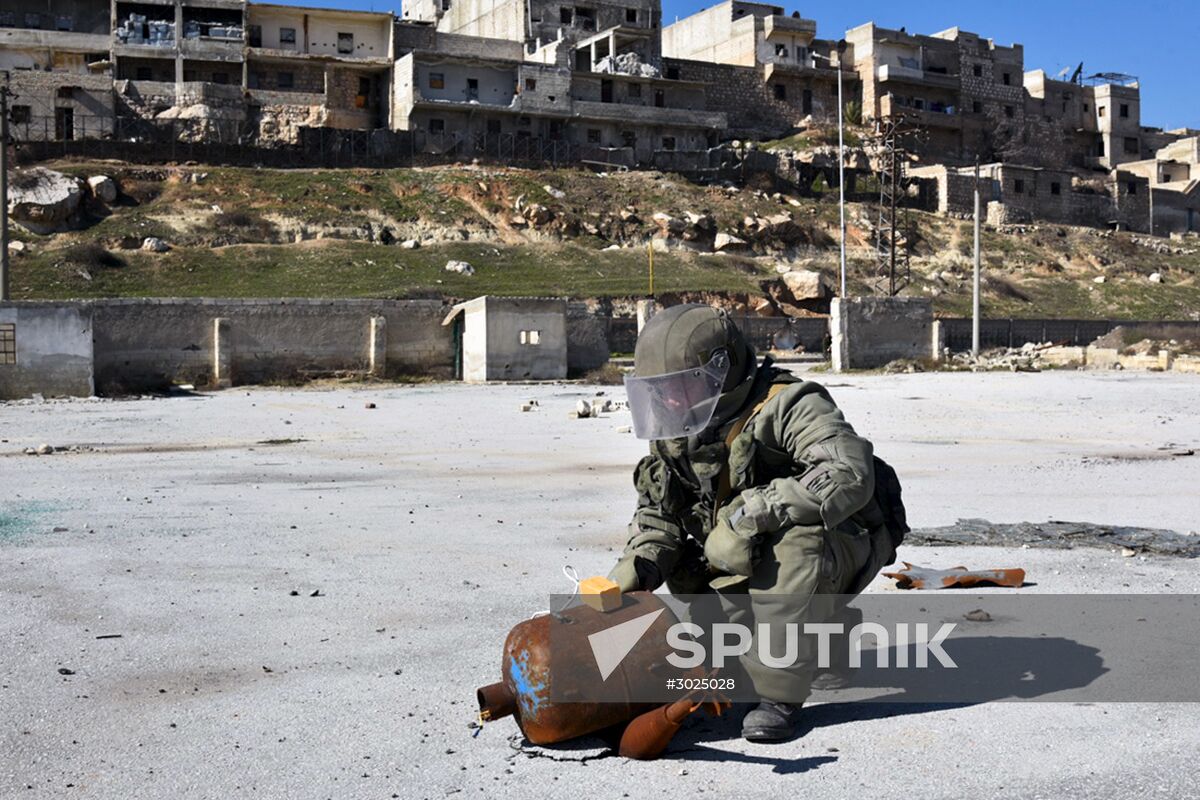 Russian military engineers demine transport infrastructure in Aleppo