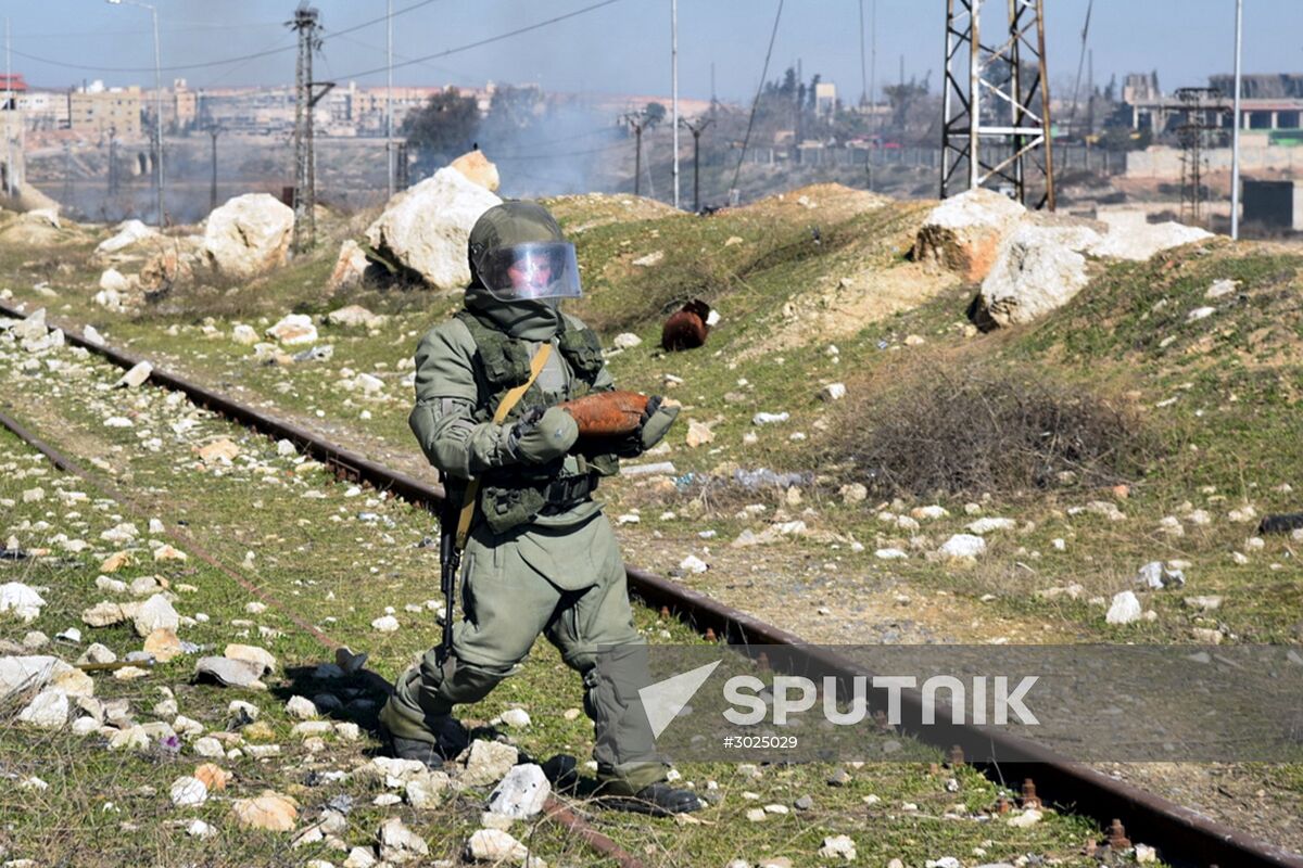 Russian military engineers demine transport infrastructure in Aleppo