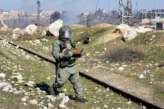 Russian military engineers demine transport infrastructure in Aleppo